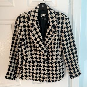 CLOSET CLEARANCE❗️Vintage DKNY wool houndstooth jacket!